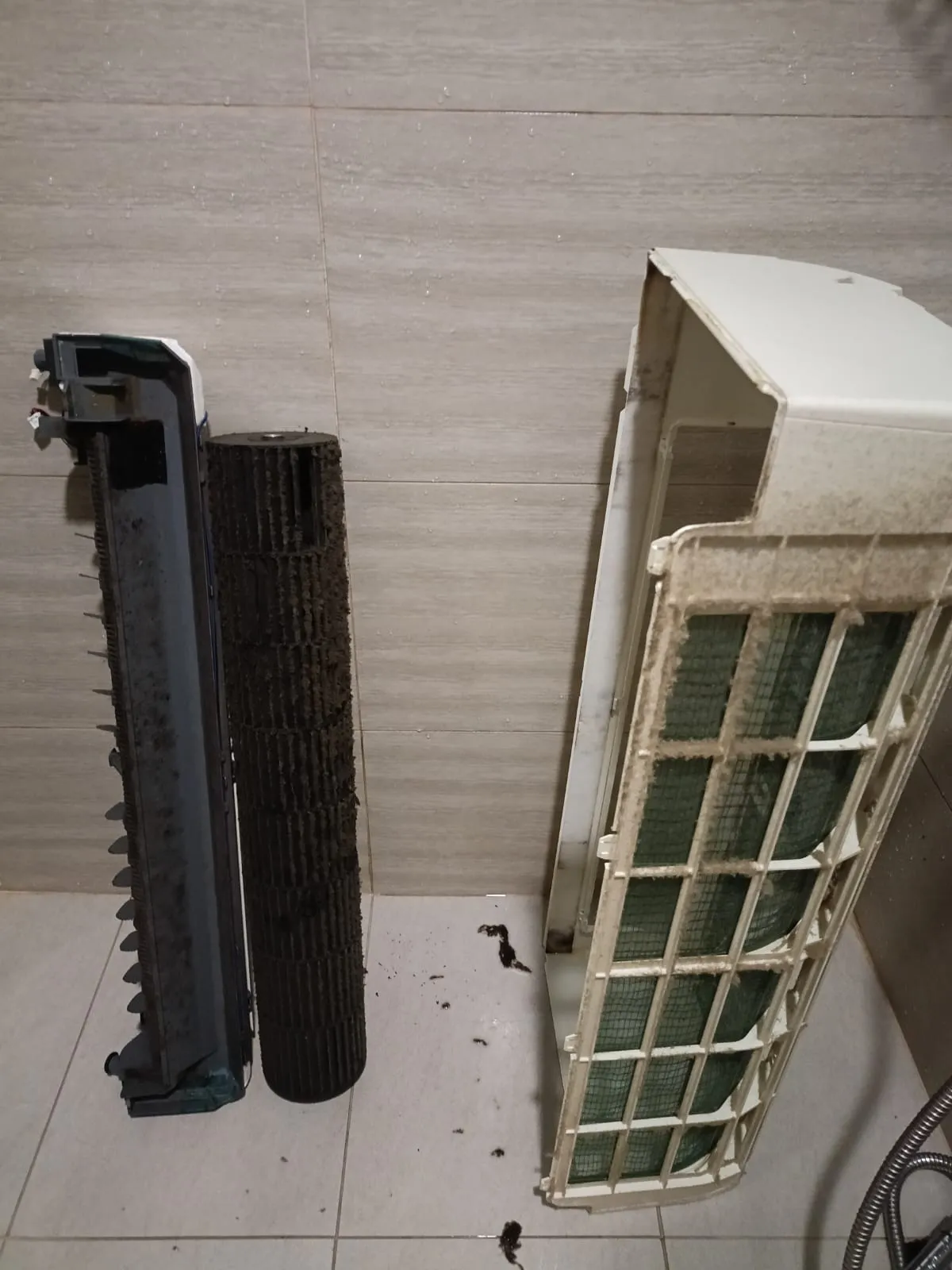 Checking the Aircon Before You Buy a Resale Flat in Singapore